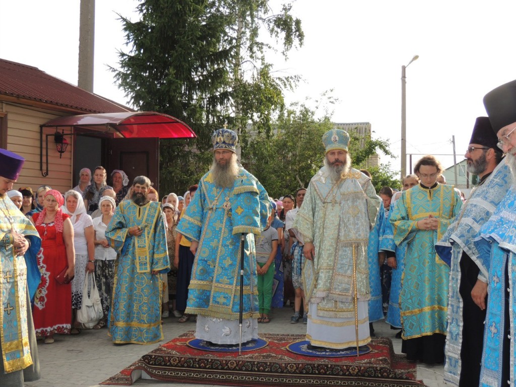 Праздник в честь Явления Урюпинской иконы Божией Матери.