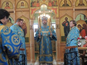 в день празднования Ахтырской иконы Божией Матери Епископ Елисей Урюпинский и Новоаннинский