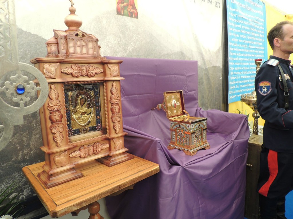 В г. Урюпинск доставлен ковчег с частицей мощей Святаго Великомученика и целителя Пантелеимона.