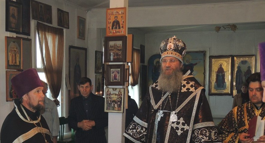 Вечернее богослужение с Чином Пассии, в храме Свт. Феофана Затворника, еп. Вышенского. Вечернее богослужение с Чином Пассии, в храме Свт. Феофана Затворника, еп. Вышенского.
