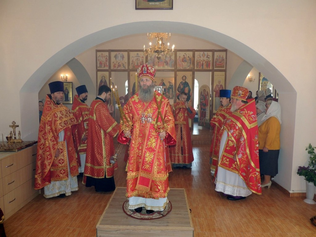 Божественная литургия в храме Блж. Матроны Московской.