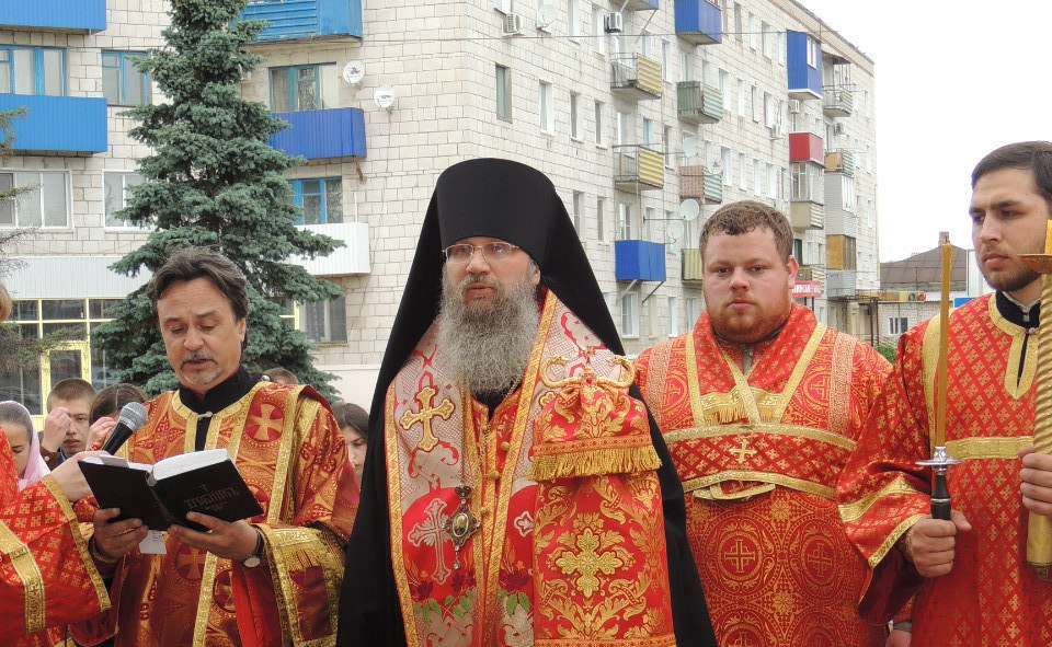 Молебен перед началом выпускных экзаменов для выпускников СОШ и ВуЗов.