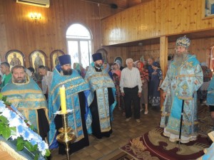 Праздничное Всенощное бдение в храме Казанской иконы Божией Матери.