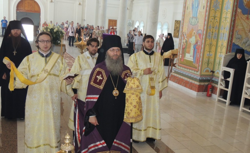 Божественная Литургия в Усть-Медведицком Спасо-Преображенском женском монастыре.