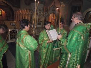 Полиелейное Вечернее богослужение в Покровском кафедральном соборе.