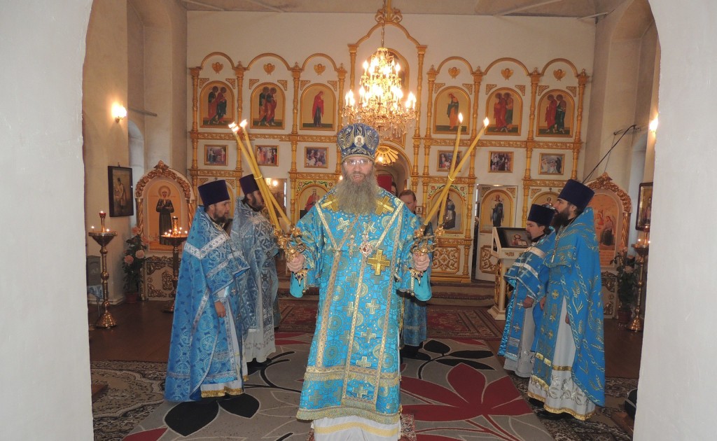 Божественная литургия в храме Святой Троицы в х. Березовка 1-я.