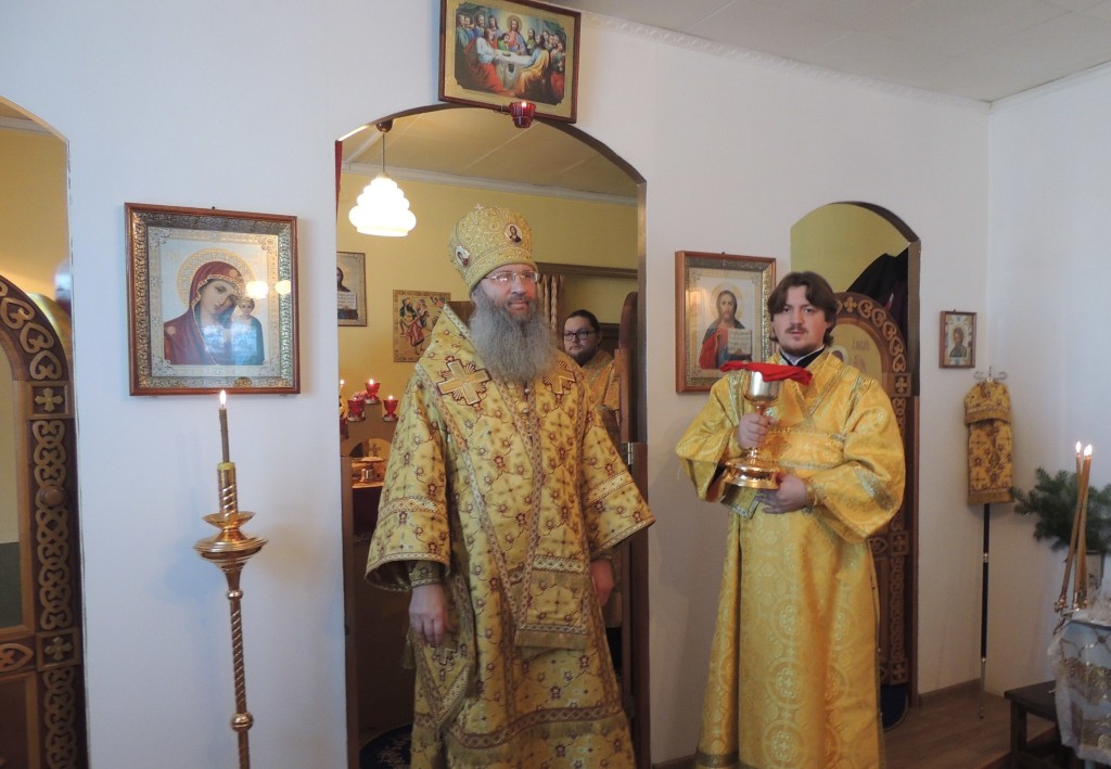 Праздничная Божественная литургия в храме святого Апостола Андрея Первозванного.