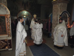 Божественная литургия в Покровском кафедральном соборе в Рождественский сочельник