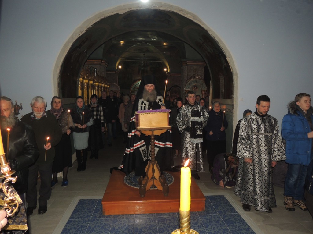 Великое повечерие с чтением Великого канона прп. Андрея Критского в Покровском кафедральном соборе г. Урюпинска.