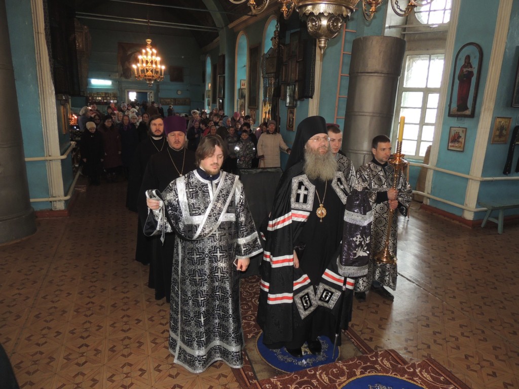 Божественная литургия Преждеосвященных Даров в храме Сошествия Святаго Духа на Апостолов в р.п. Елань.