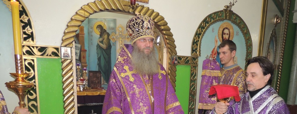 Епископ Елисей совершил чин освящения антиминсов.