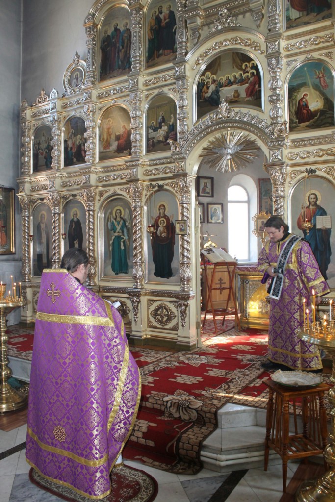 Воскресная служба в храме Святаго Духа Утешителя города Жирновск.