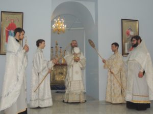 В Великую Субботу Епископ Елисей совершил Божественную Литургию в Покровском соборе г. Урюпинска