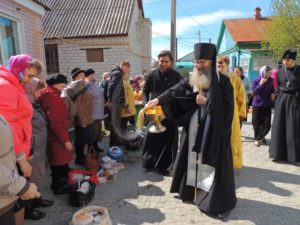 В Великую Субботу Епископ Елисей совершил Божественную Литургию в Покровском соборе г. Урюпинска