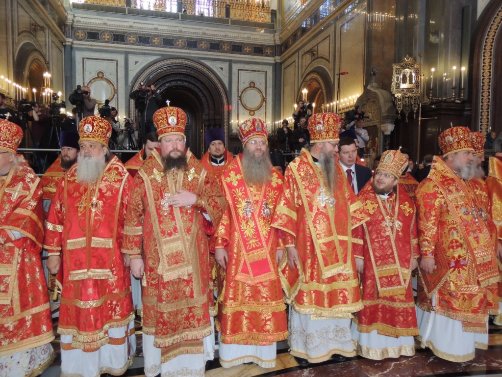 Епископ Урюпинский и Новоаннинский Елисей принял участие в Божественной литургии в Храме Христа Спасителя города Москвы.