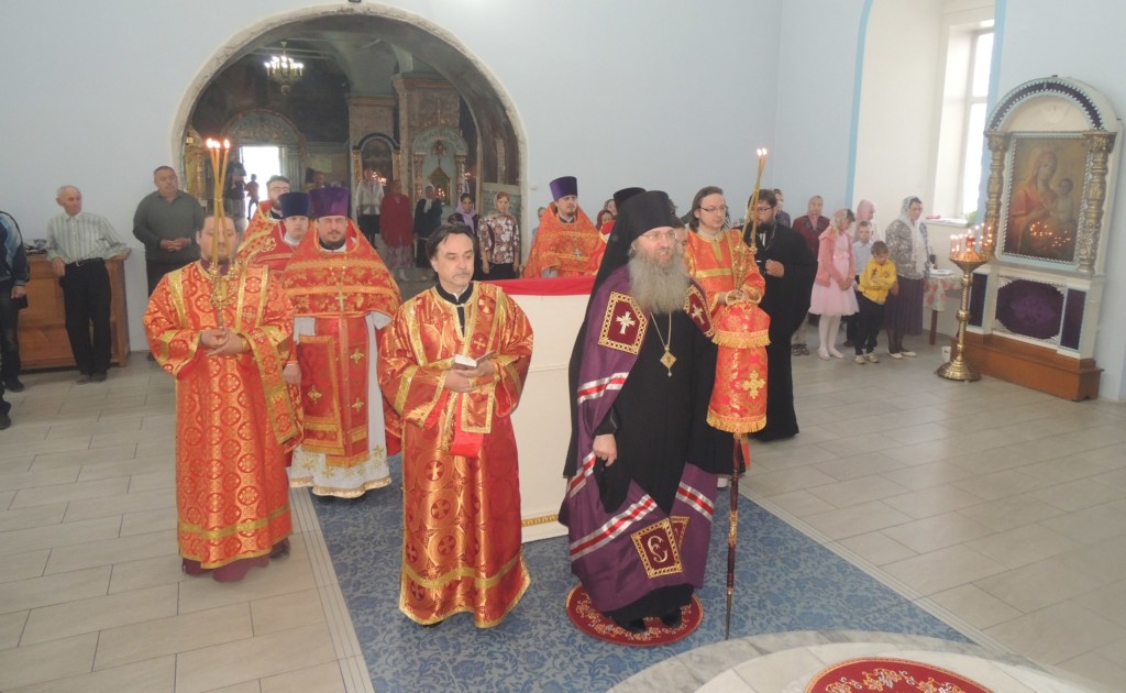 Служение епископа Елисея в день памяти апостола и евангелиста Марка.