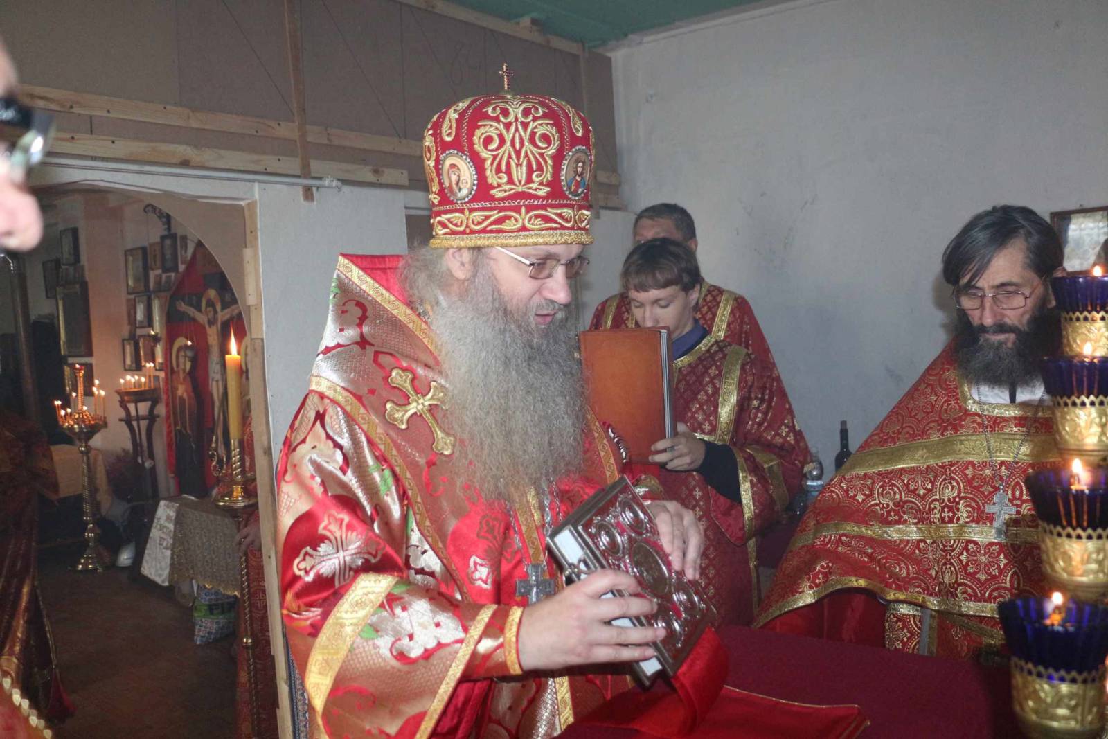 В Седмицу 19-ю по Пятидесятнице в день памяти Сщмч. Петра, митрополита Крутицкого.