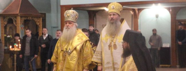 Божественная литургия в Свято-Духовом мужском монастыре г.Волгограда.