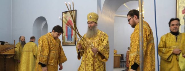 Божественная Литургия в Покровском Соборе.