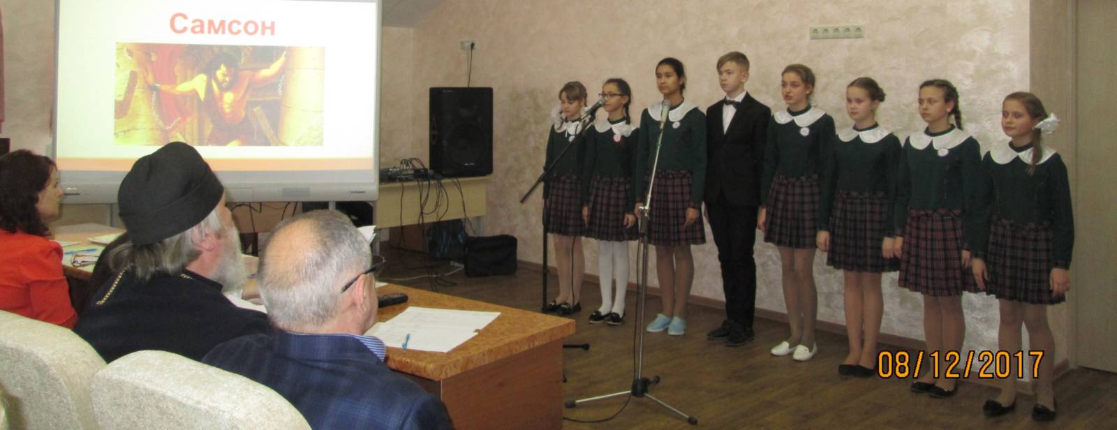 Конкурс чтецов «Духовная лира» в православной гимназии г. Фролово.