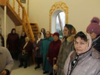 Божественная литургия во новь построенном Троицком храме.