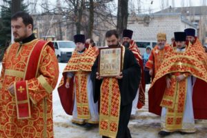 Божественная литургия в храме Святых новомучеников в г. Волжском