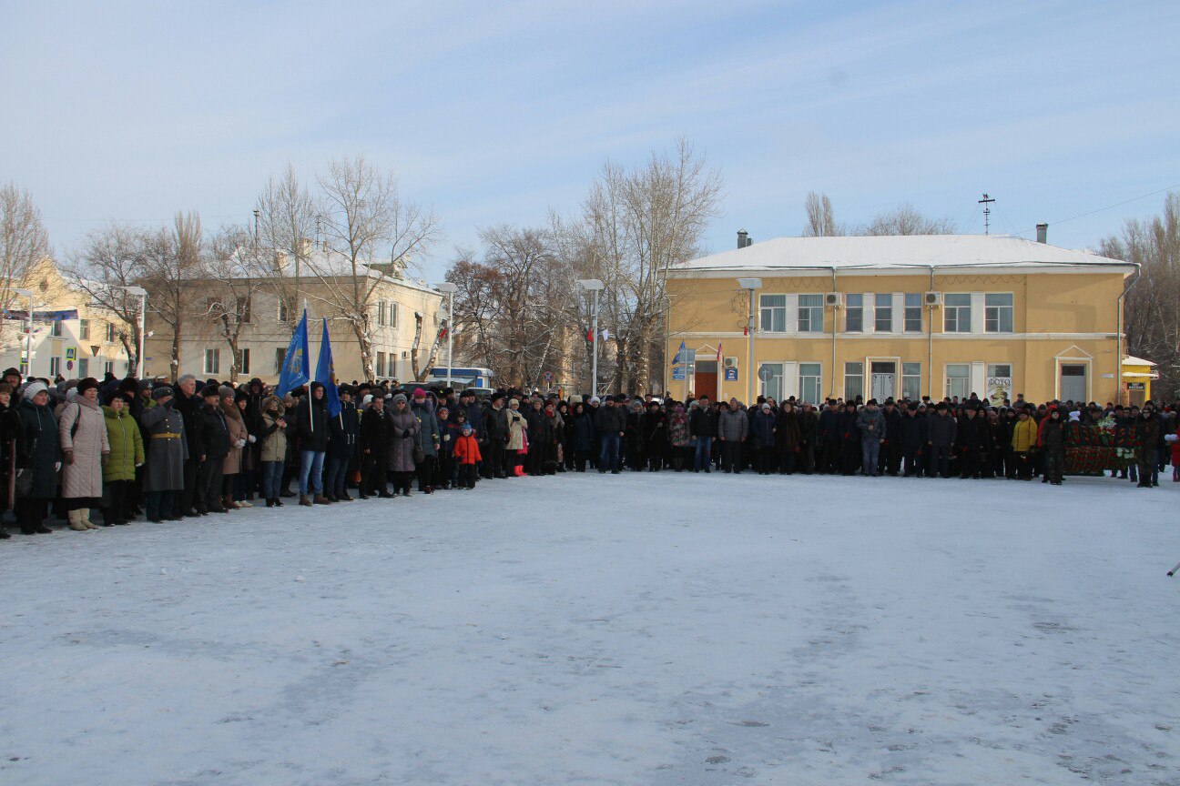В день 75-й годовщины великой победы в Сталинградской битве в г. Жирновске состоялся митинг.