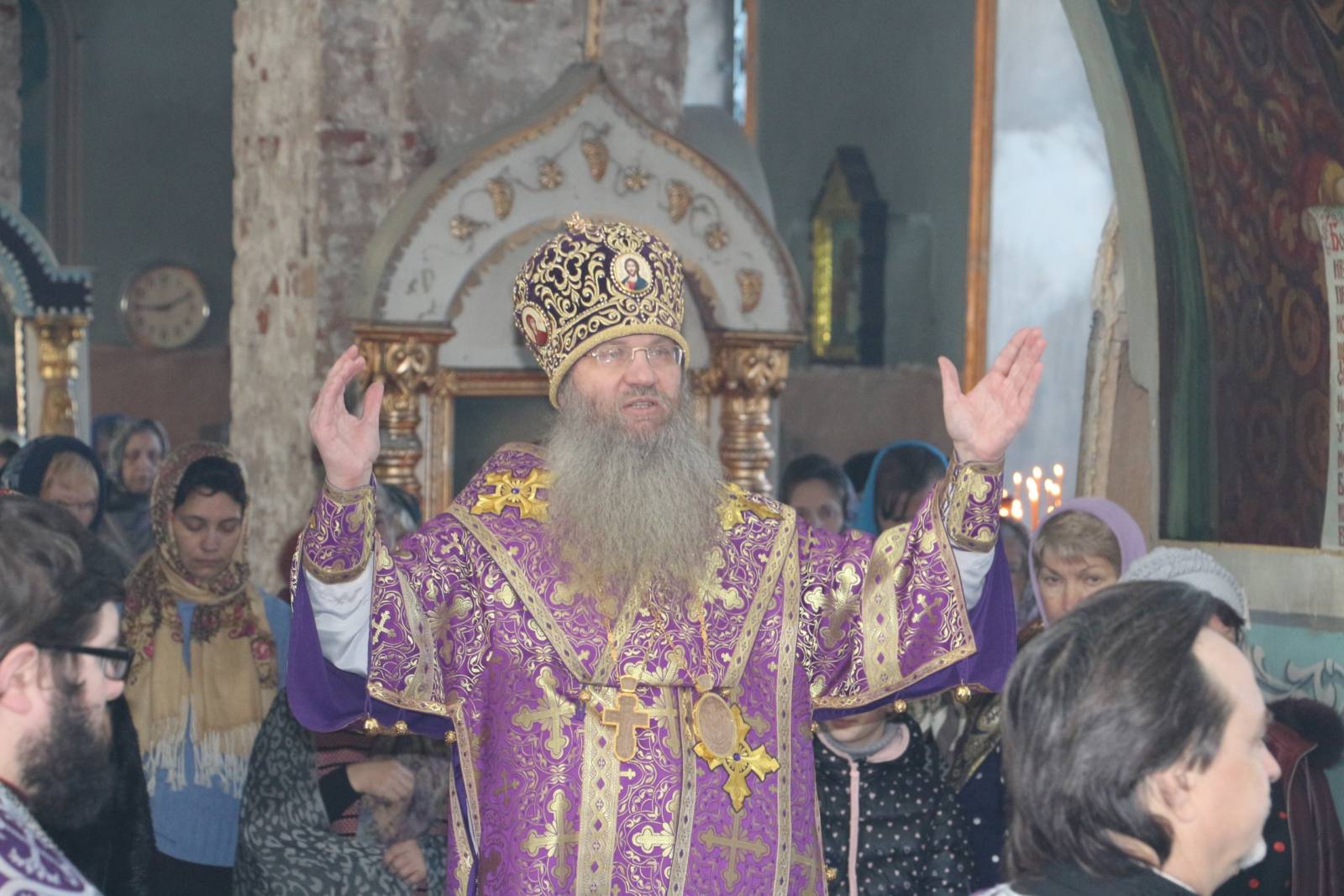 Божественная литургия в кафедральном соборе Покрова Пресвятой Богородицы г.Урюпинска.