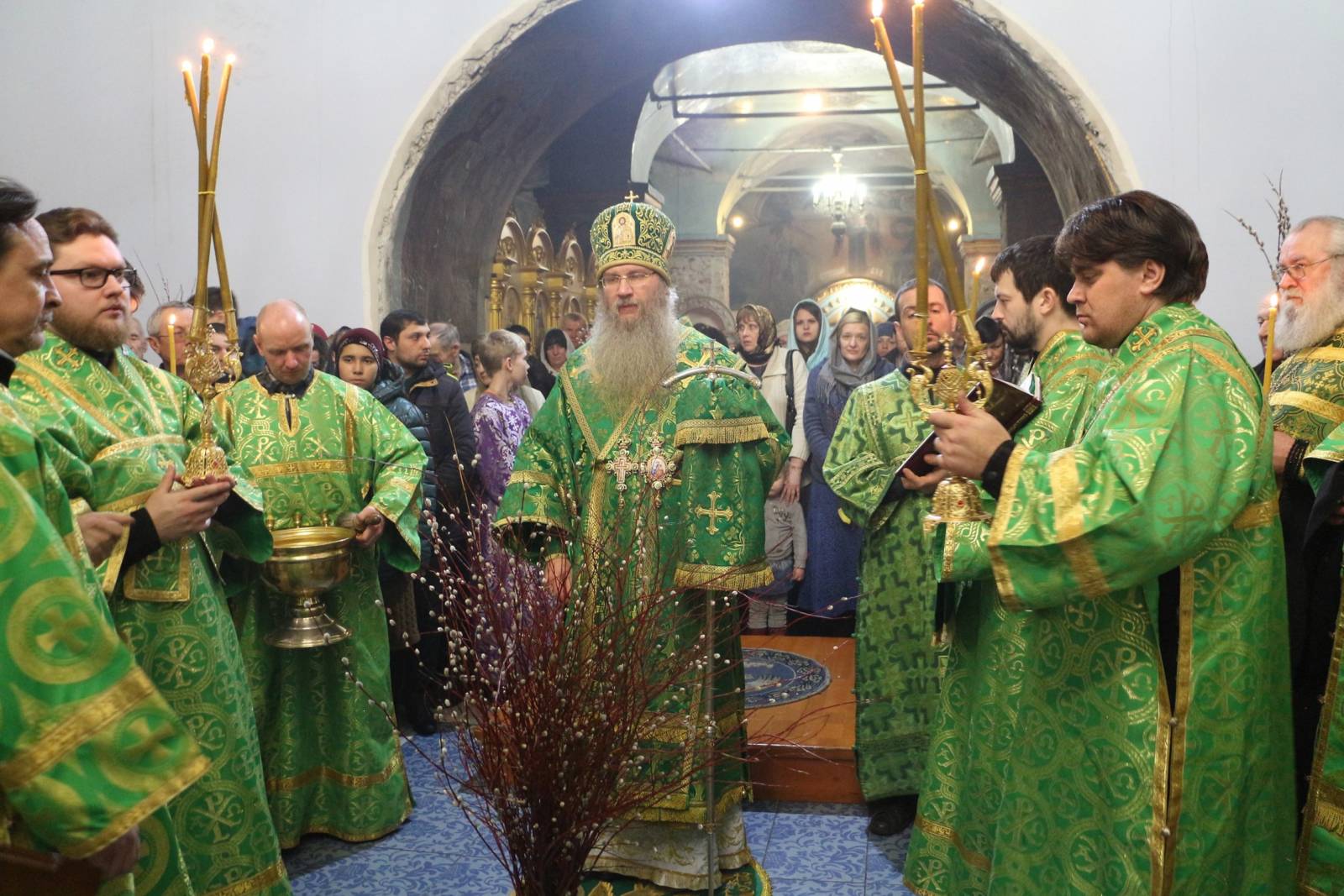 Праздничное Всенощное бдение в кафедральном соборе Покрова Пресвятой Богородицы г.Урюпинска.