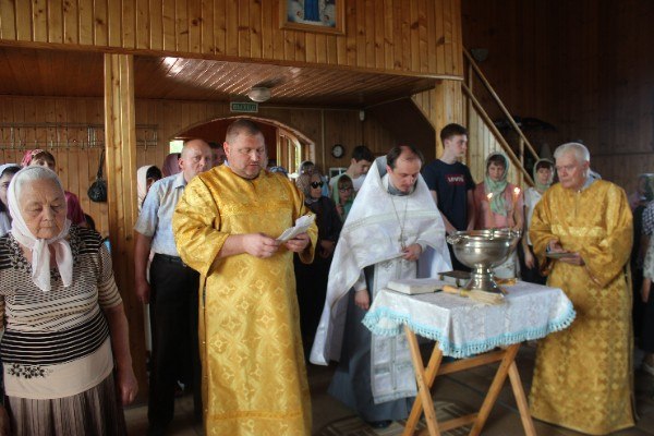 Молебен об успешной сдаче экзаменов в храме Казанской иконы Божией Матери.