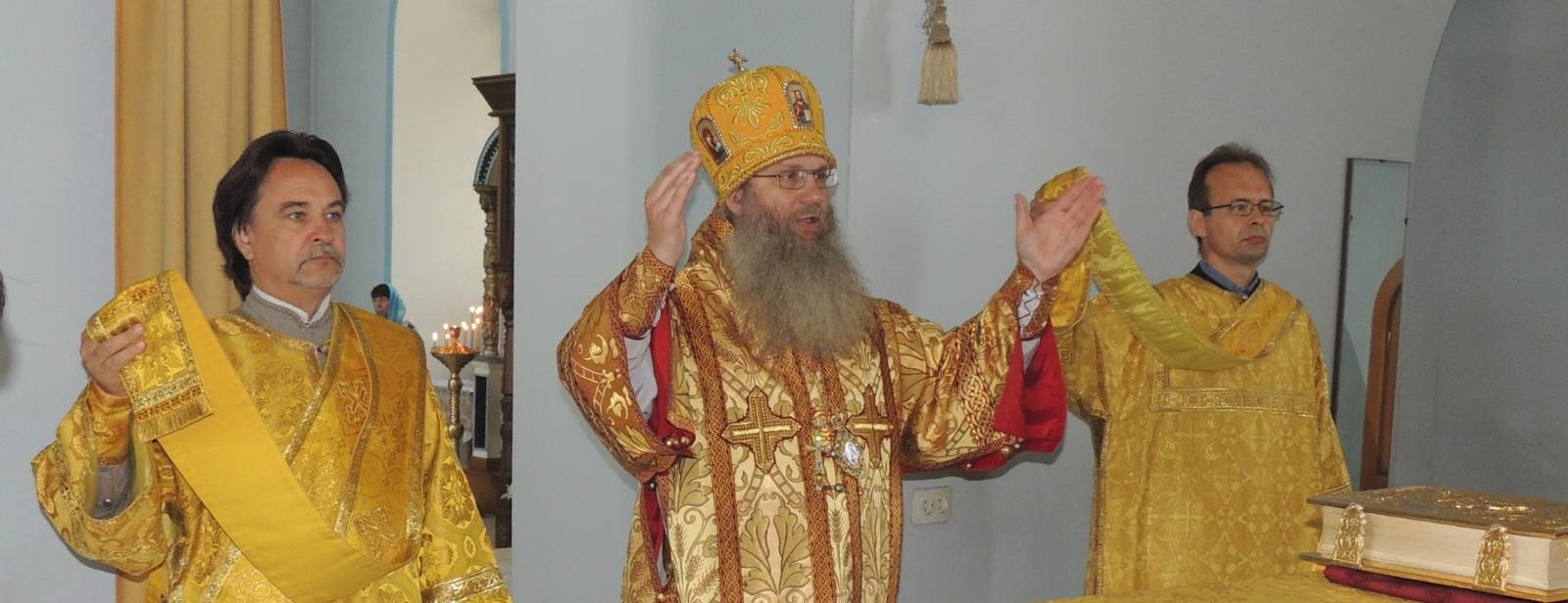 Служение епископа Елисея в день памяти Обретение мощей прп. Максима Грека.