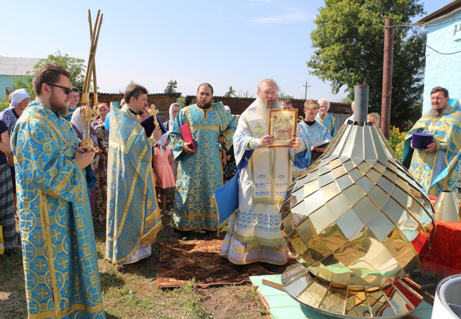 ОЗАРЯЯ СВЕТОМ ВЕРЫ НАШИ ДУШИ 