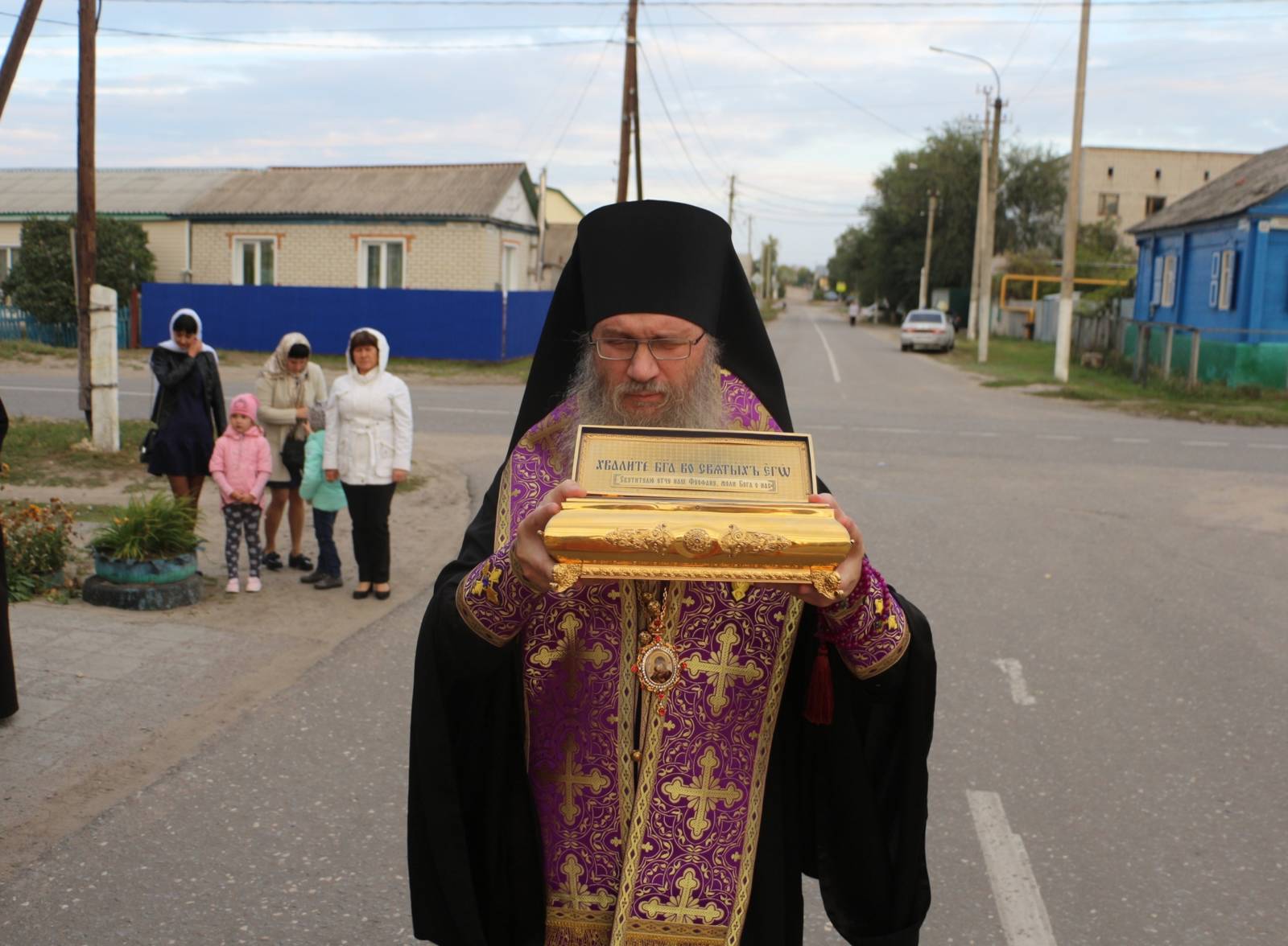 В Урюпинск прибыли мощи свт Феофана Затворника.