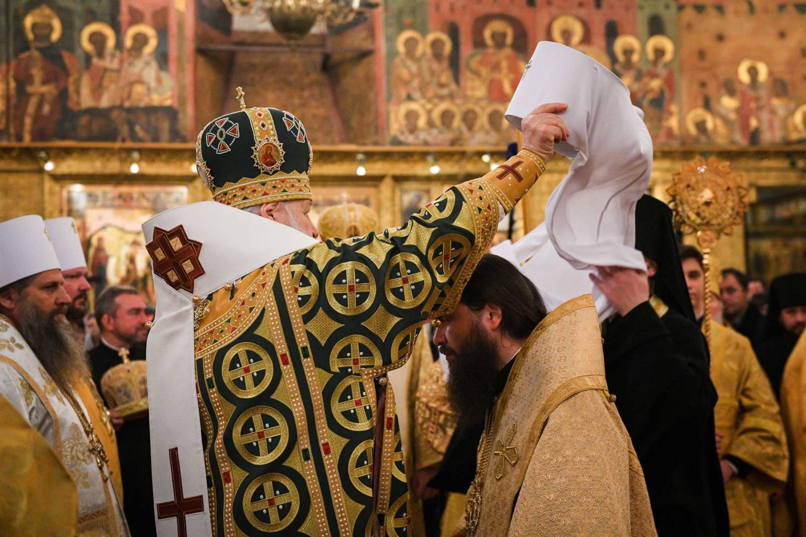 Преосвященный епископ Феодор (Казанов), возведен в сан митрополита.