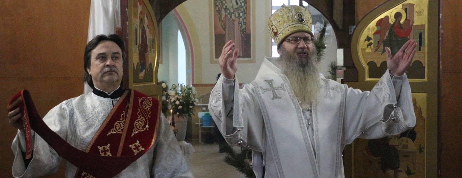 Память 20 000 мучеников в Никомидии в церкви сожженных. Память 20 000 мучеников в Никомидии в церкви сожженных.