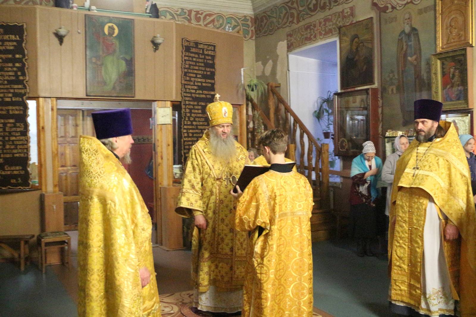 В День памяти Перенесение мощей свт. Иоа́нна Златоуста, архиепископа Константинопольского.