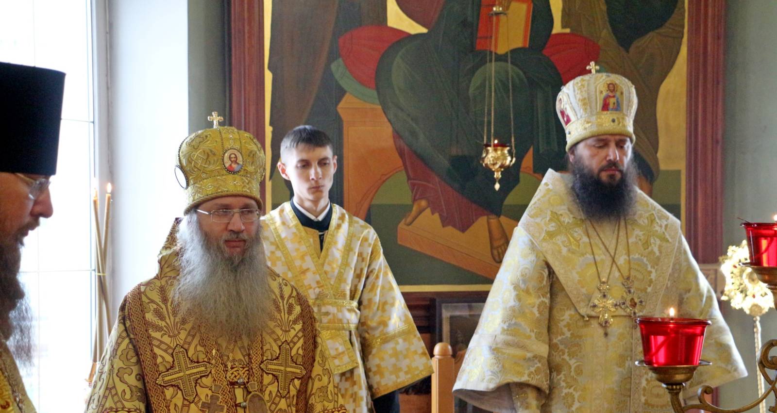 Митрополит Волгоградский и Камышинский Феодор возглавил служение Божественной литургии в Урюпинской епархии.