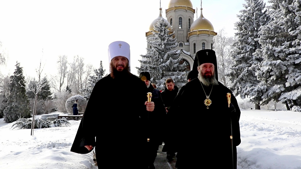 Митрополит Волгоградский и Камышинский Феодор совершил панихиду на Мамаевом кургане. Митрополит Волгоградский и Камышинский Феодор совершил панихиду на Мамаевом кургане.