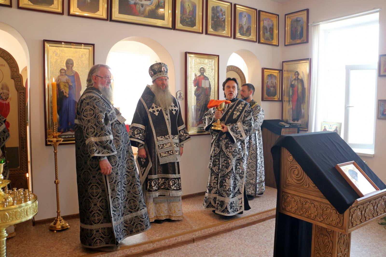 В Великий Понедельник Страстной Седмицы.