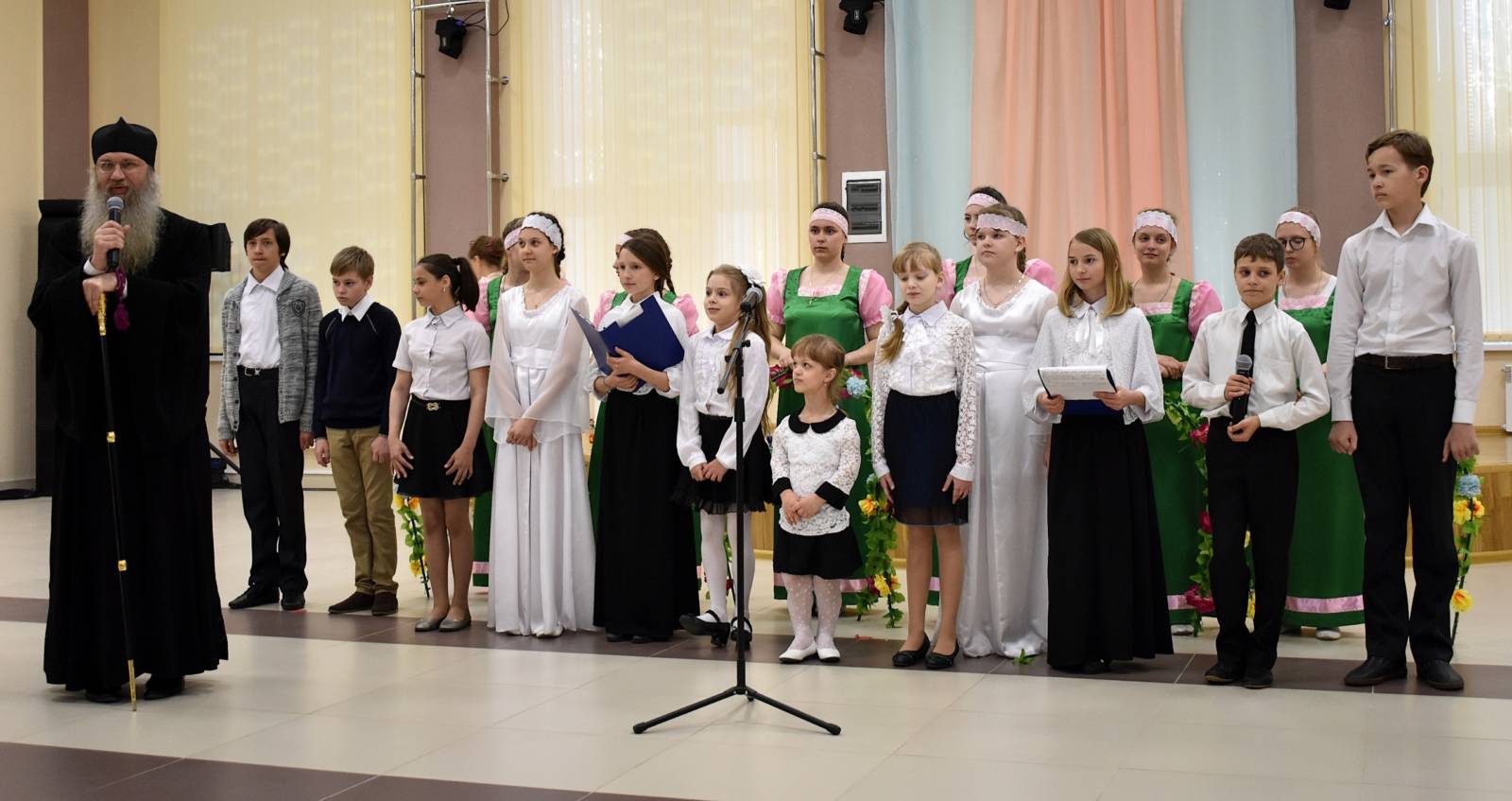 Пасхальный концерт в малом зале ТКЦ «Юбилейный» г. Урюпинска.