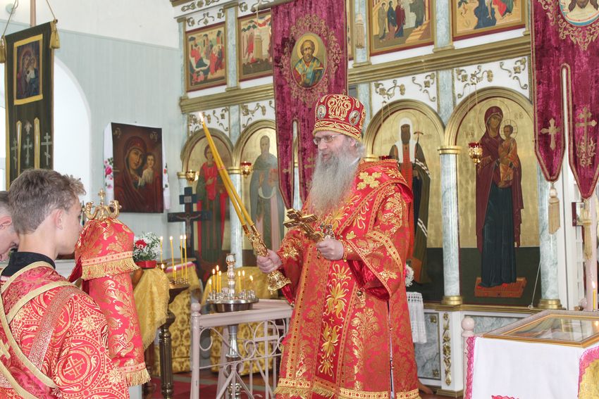 Праздничное богослужение в храме Воскресения Христова г. Серафимович.