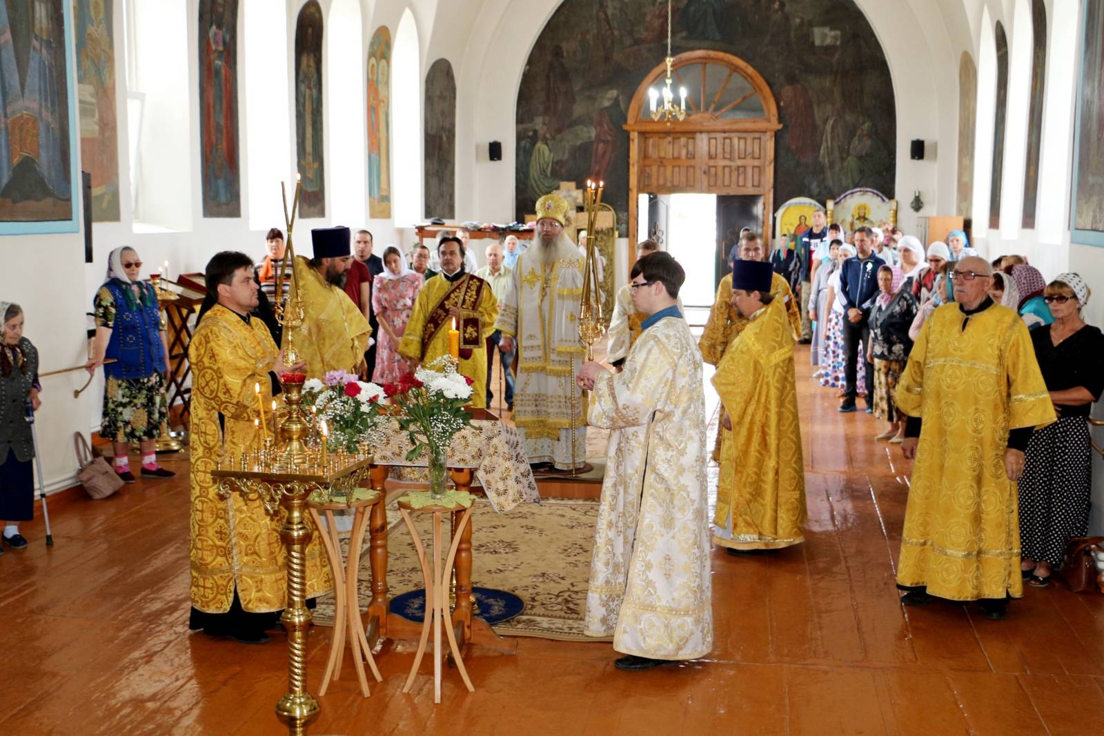 Неделя 2-я по Пятидесятнице, Всех святых в земле Российской просиявших.