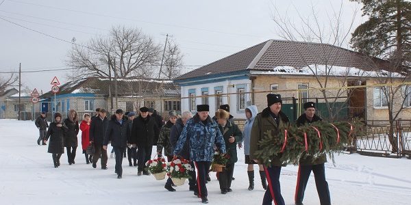 Почтили память писателя-земляка Почтили память писателя-земляка