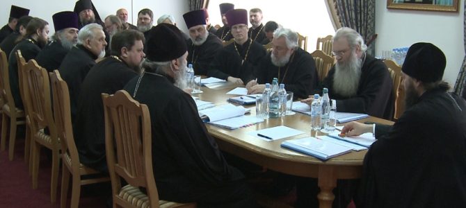 На архиерейском совете На архиерейском совете