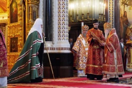 Глава Урюпинской епархии принял участие в Патриаршем богослужение в храме Христа Спасителя