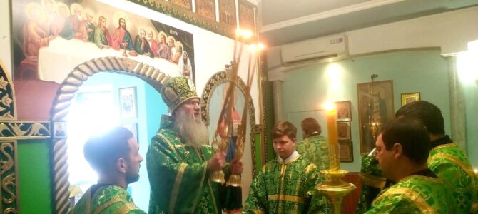 Божественная литургия в храме прп. Сергия, игумена Радонежского г. Урюпинск.
