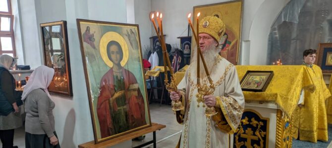 Божественная литургия в Покровском кафедральном соборе г. Урюпинска.