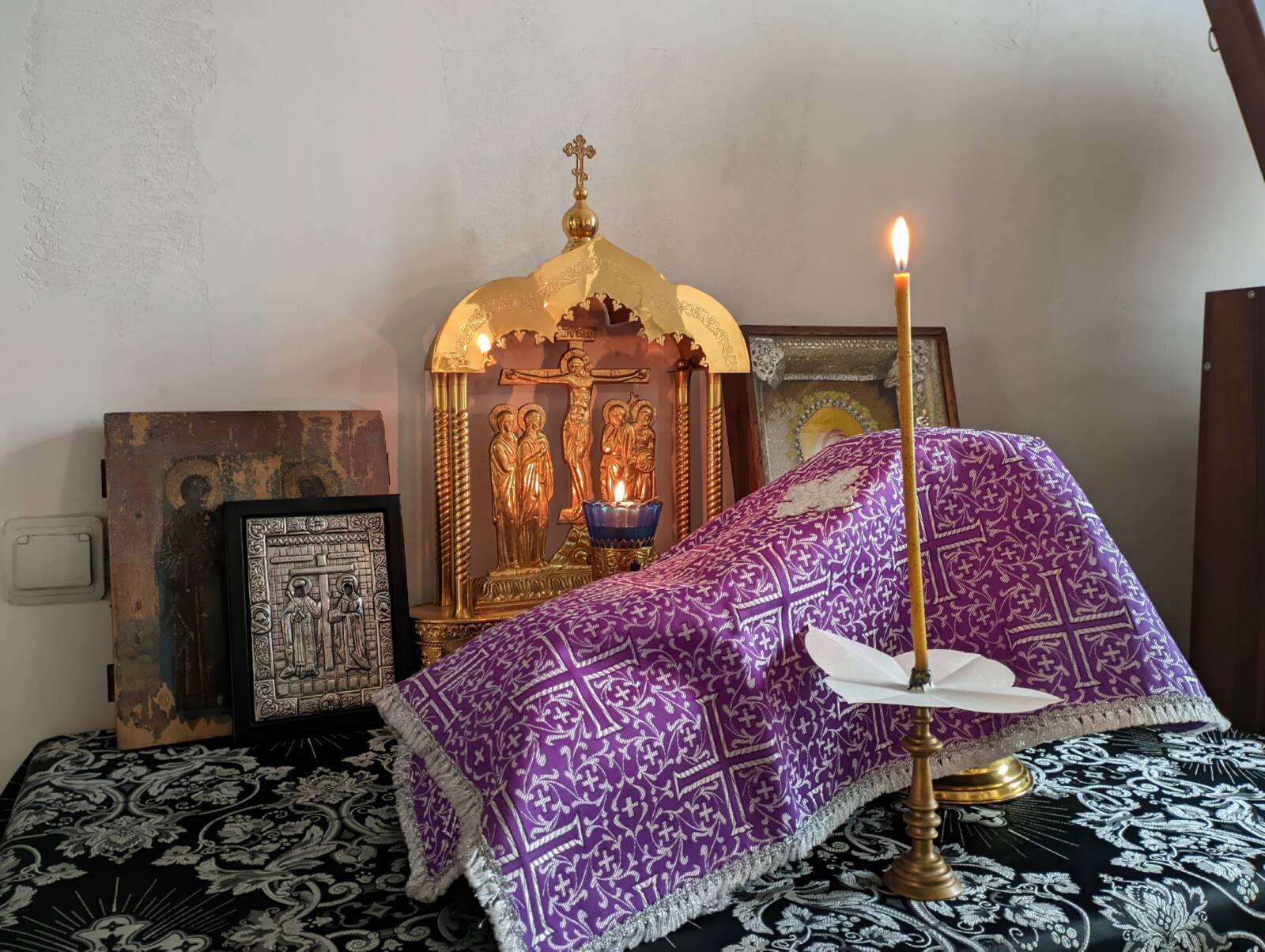 Вечерня в соединении с Литургией Преждеосвященных Даров в Покровском кафедральном соборе в г. Урюпинске