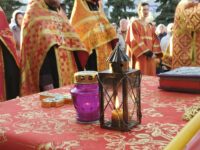 В день светлого Христова Воскресение в Урюпинскую епархию был доставлен Благодатный огонь