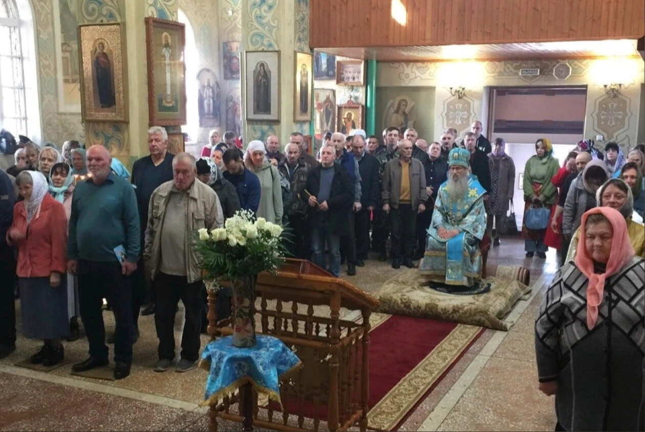 Вечерня в соединении с Божественной Литургией свт. Иоанна Златоуста в храме свт. Николая архиепископа Мир Ликийских чудотворца в г. Михайловке.